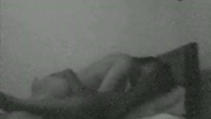 Charley Chase melepas video bokeb japan selingkuh pakaiannya dan
